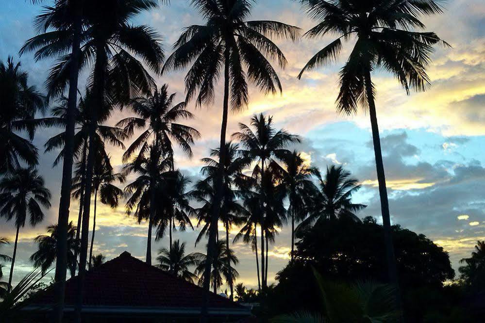 Whispering Palms Island Resort Bacolod Exterior foto