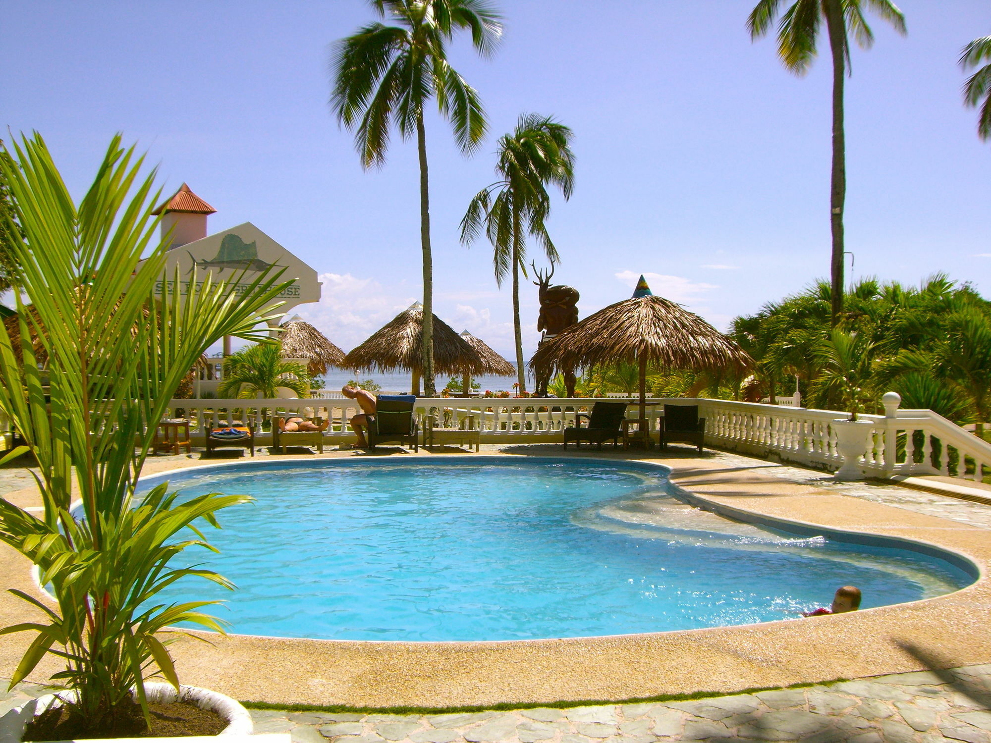 Whispering Palms Island Resort Bacolod Exterior foto